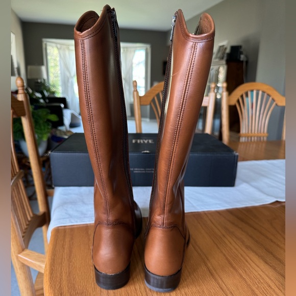 NWOT in Box Frye Women's Marissa Medallion Cognac Tall Boots Size 6 - Picture 7 of 12